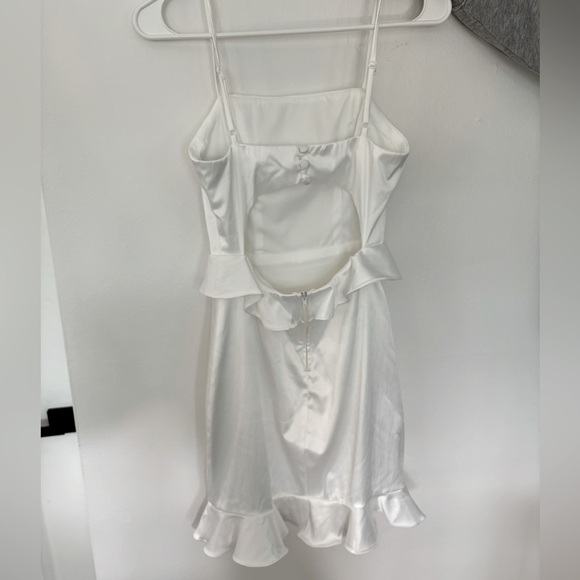 White Bridal dress - Picture 2 of 4